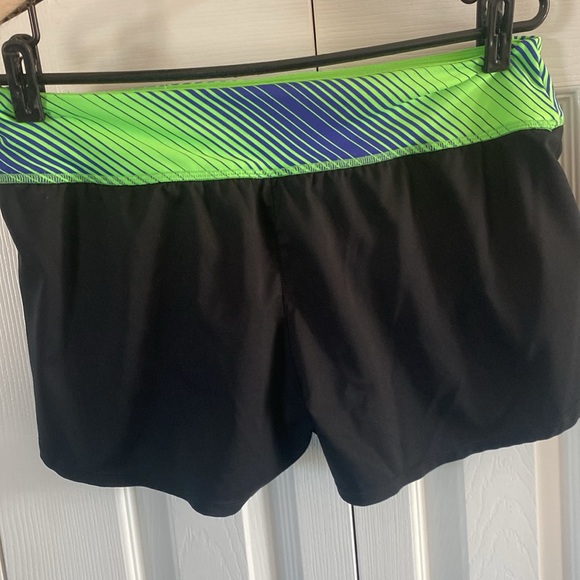 Nike Lined Shorts Size M🥰🥰 - Picture 4 of 5
